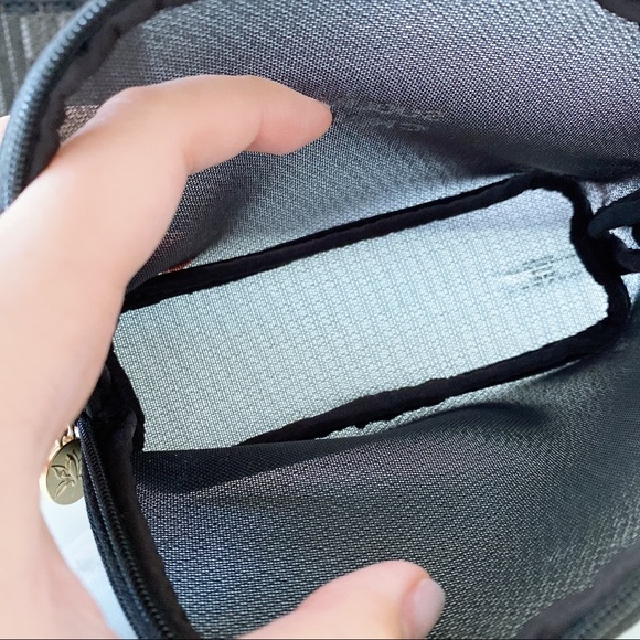 Chanel Sublimage mini Cosmetic Bag - Picture 6 of 6